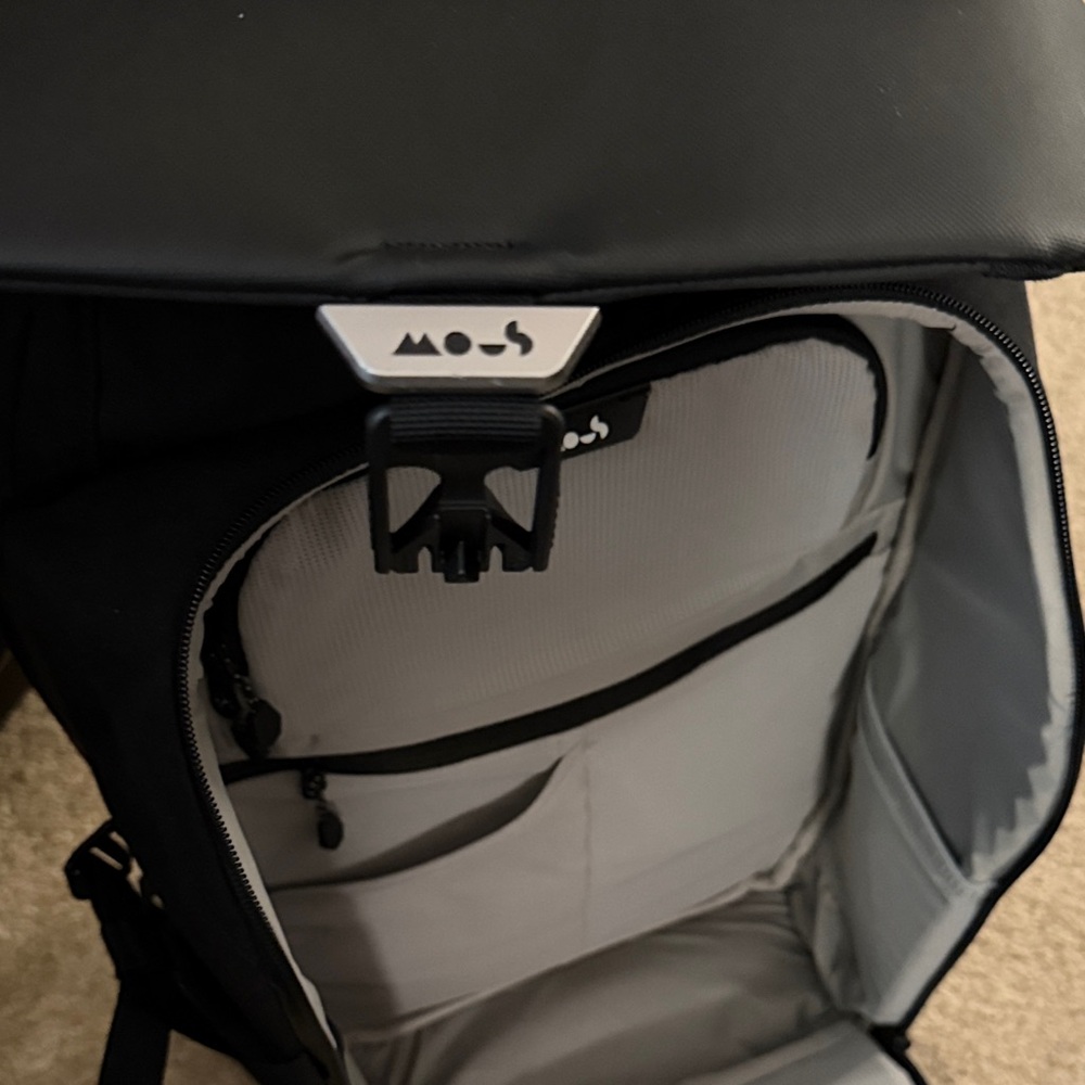 Mous Extreme Commuter Backpack with Lid - Black - 25l - Picture 11 of 13